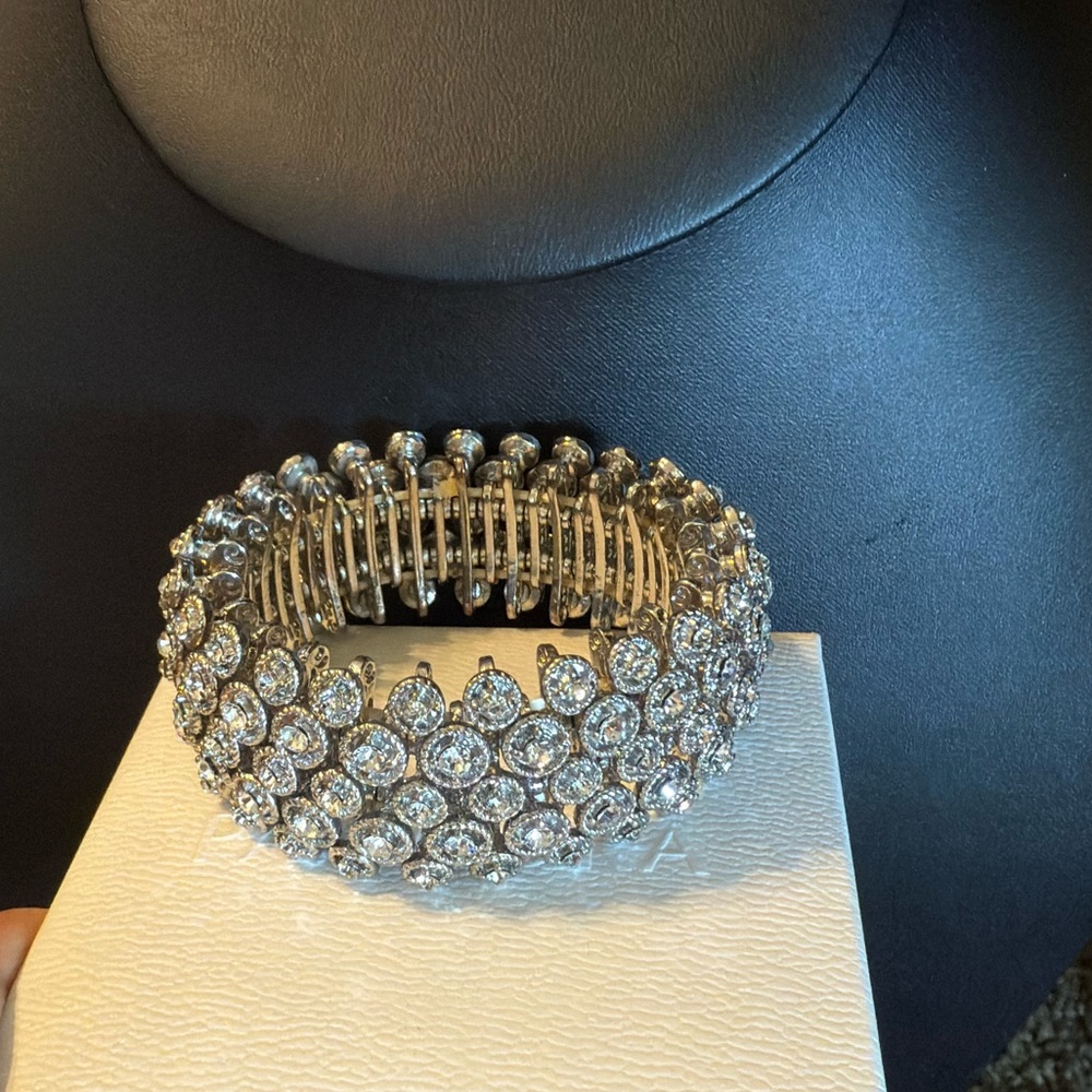 Luxurious Silver Stretch Bracelet with Sparkling Stones CHUNKY LARGE RHINESTONES